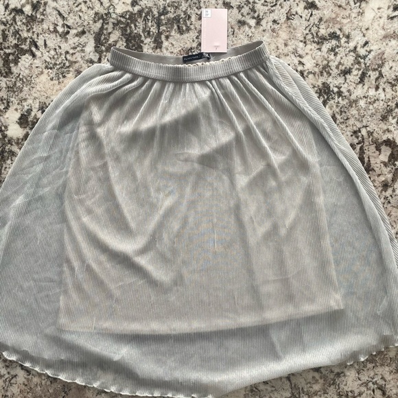 Black Tape sheer silver porcelain midi skirt. Size XS - Picture 4 of 7